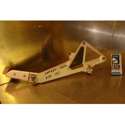 Soporte reposapies derecho Honda Hornet CB600F 2005