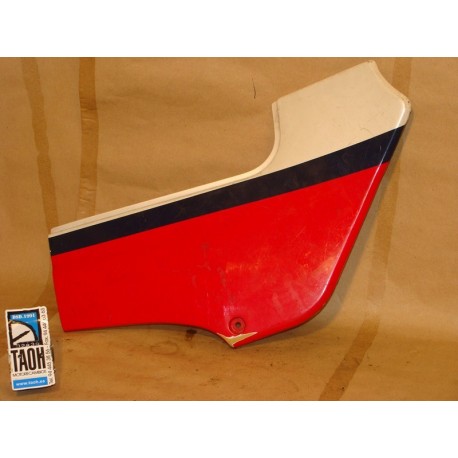 Bajo asiento derecha Kawasaki GPZ 600 R