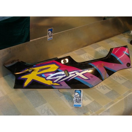 Bajo asiento derecha Suzuki GSX-RW 750 1992