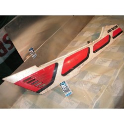 Tapa bajo asiento izquierda Yamaha FZ 750 1990