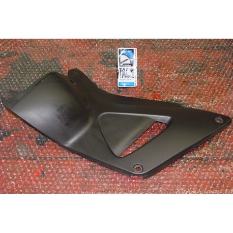 Bajo asiento derecha Honda Varadero 1000 2006