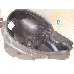 Cajon bajo asiento Suzuki Burgman 125 2011