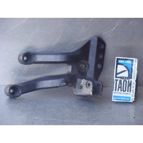 Soporte reposapies trasero izquierdo Suzuki DL1000 V-Strom 2005