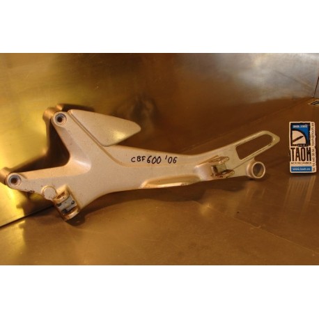 Soporte reposapies izquierdo Honda CBF 600 2006