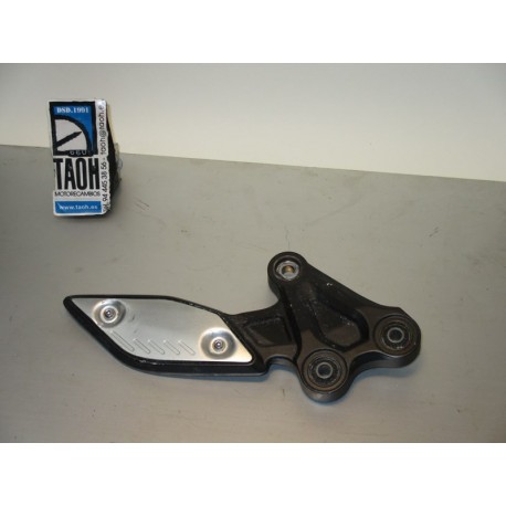 Soporte reposapie delantero izquierdo Yamaha FZ8 2012