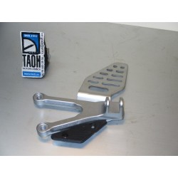 Soporte reposapies delantero izquierdo Yamaha YZF-R6 2008