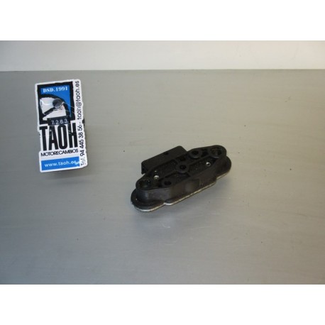 Cierre asiento Hyosung GT 250 R (sin cable)