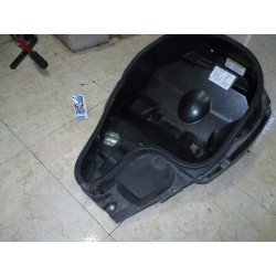 Cajón bajo asiento Suzuki Burgman 125 2005
