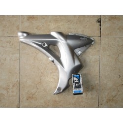 Lateral izquierdo inferior Suzuki Gladius 650