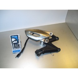 Soporte reposapies delantero derecho Triumph Street Triple 675 2011