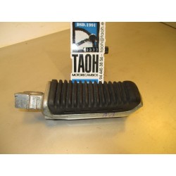 Reposapie delantero derecho Suzuki GSX 750 EF