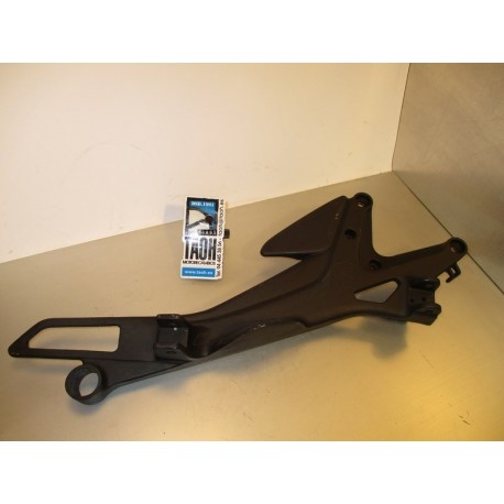 Soporte reposapies derecho Honda CBF 600 S 2005
