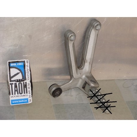 Soporte reposapie trasero derecho Aprilia RSV 1000