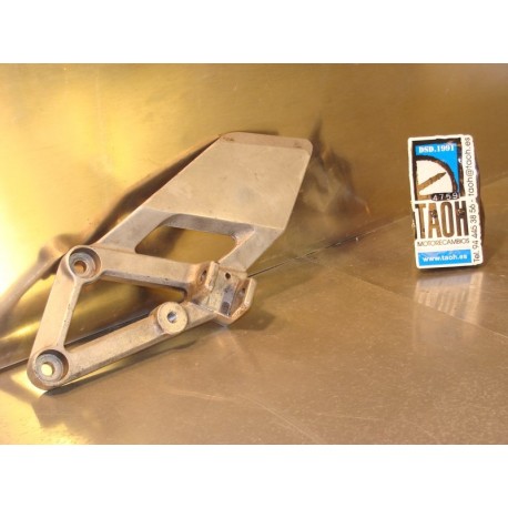Soporte reposapie delantero izquierdo Honda CBR 600 F 1991