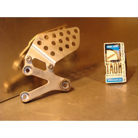 Soporte reposapie delantero izquierdo Honda CBR 900 RR 2000
