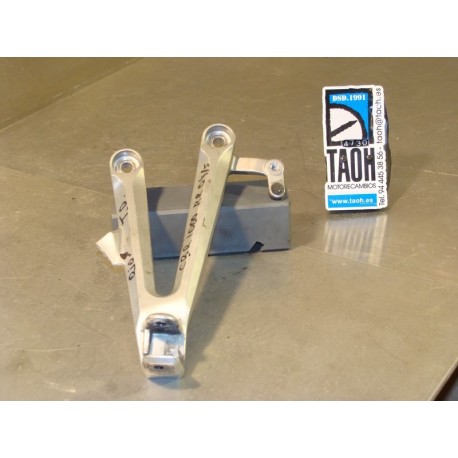Soporte reposapie trasero derecho Honda CBR 1000 RR 2004