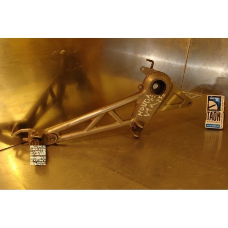 Soporte reposapie derecho Honda VTR 250