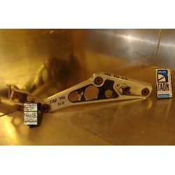 Soporte reposapie derecho Honda CBX 750 F