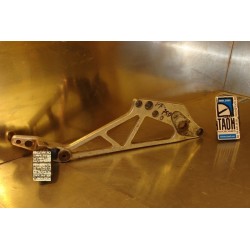 Soporte reposapie derecho Honda VF 750 F