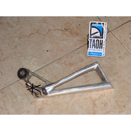 Soporte reposapie trasero derecho Yamaha YZF-R6 2005