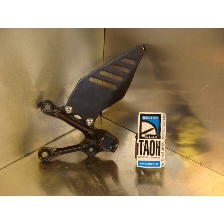 Soporte reposapie trasero izquierdo Kawasaki ZX6 R 2009