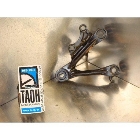 Soporte reposapie delantero derecho Kawasaki ZX6 R 2009