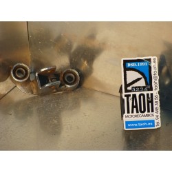 Soporte reposapie delantero izquierdo Suzuki GSX 750 EF