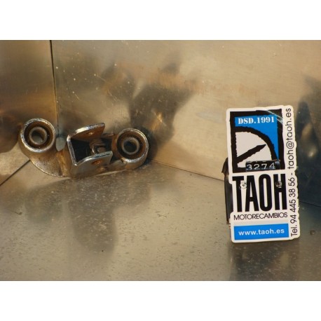 Soporte reposapie delantero izquierdo Suzuki GSX 750 EF