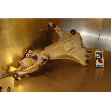 Soporte reposapie derecho Honda Pan European ST 1100 1991