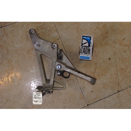 Soporte reposapie trasero izquierdo Honda VFR 750 F 1991