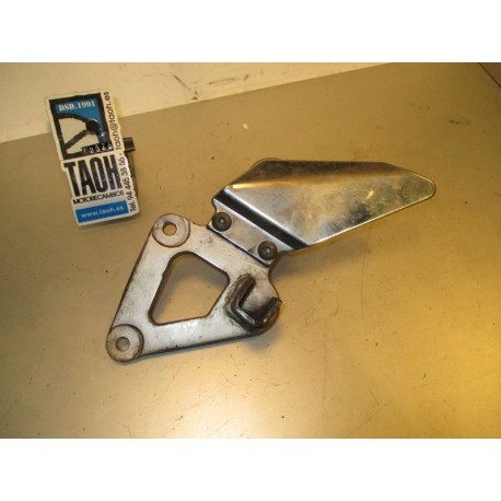 Soporte reposapies delantero izquierdo Suzuki GS 500