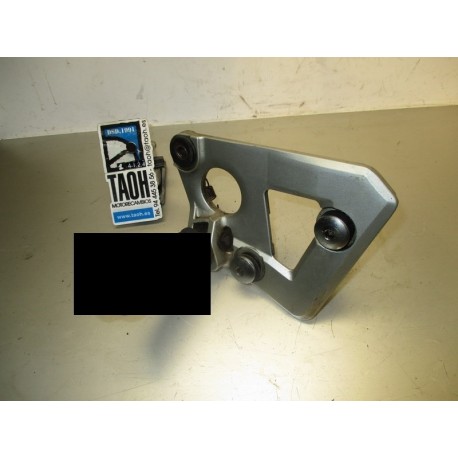 Soporte reposapie delantero derecho Suzuki GSX-F 750 1989-1997