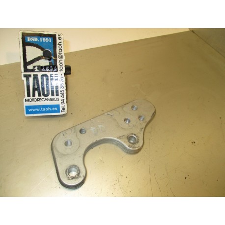 Soporte estribera delantera derecha retrasada Hyosung GT 650 R 2006