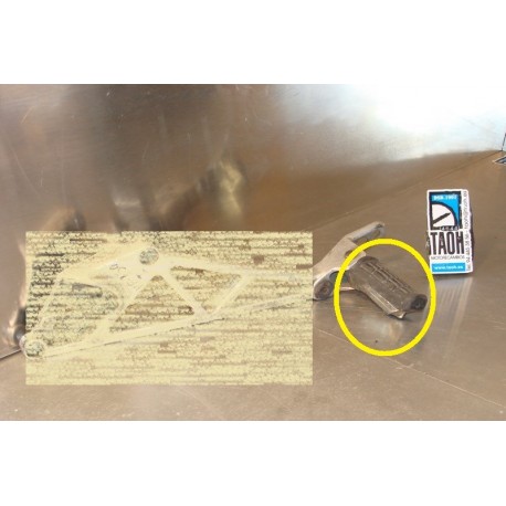 Reposapie trasero izquierdo Honda VF 750 F