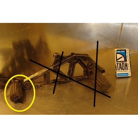 Reposapie trasero derecho Honda VF 500 FII