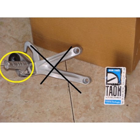 Reposapie trasero derecho Hyosung GT 650 Comet 2010