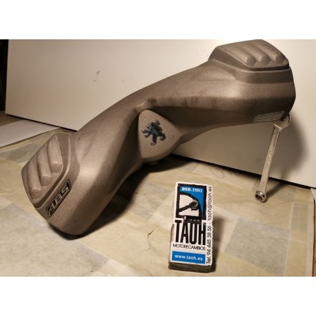 Tapa superior manillar Peugeot Elystar 125 2006