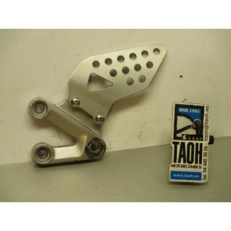 Soporte reposapie delantero izquierdo Suzuki GSX-R 1000 2004
