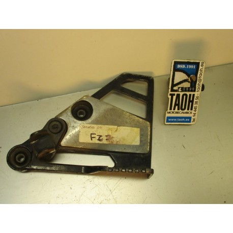 Soporte reposapie delantero izquierdo Yamaha FZ 750 1985-1987