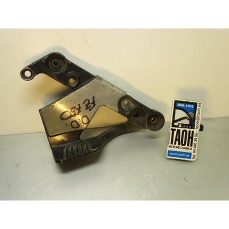 Soporte reposapie delantero derecho Yamaha FZ 750 1985-1987