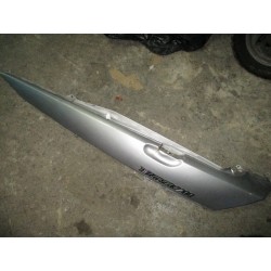 Bajo asiento izquierda Suzuki Burgman 250 2005