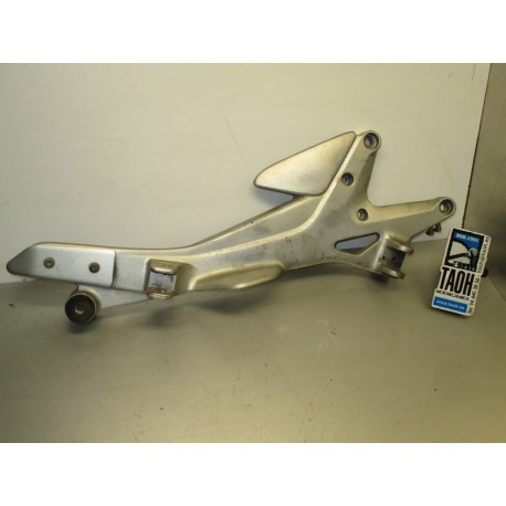 Soporte reposapie derecho Honda CBF 600 2005