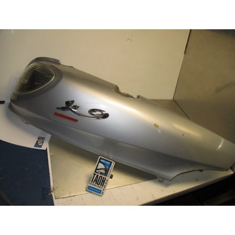 Bajo asiento derecha Piaggio X9 250