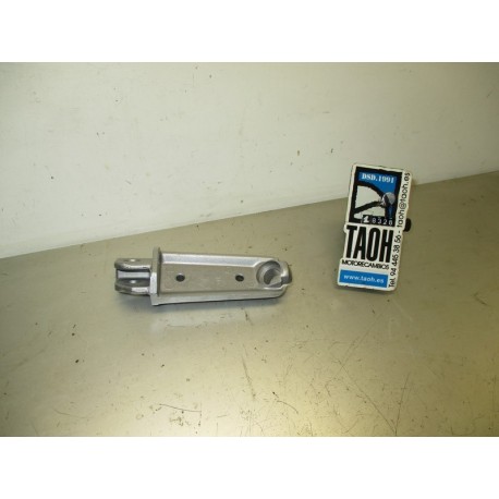 Base reposapie delantero derecho Kawasaki GPZ 600 / 900 / 34028-1120