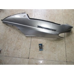 Bajo asiento izquierda Suzuki Burgman 250 2000
