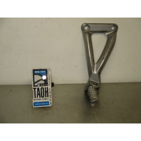 Soporte y reposapie trasero derecho Hyosung Aquila 650 2006