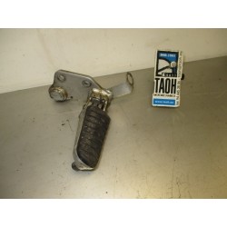 Soporte y reposapie delantero derecho Suzuki V-Strom 650 2006