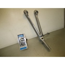 Soporte y reposapie trasero izquierdo Suzuki GSX-R 1000 2005