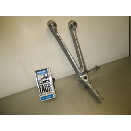 Soporte y reposapie trasero izquierdo Suzuki GSX-R 1000 2005