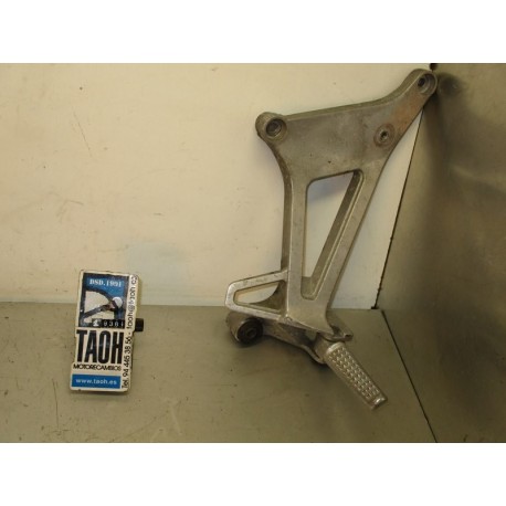 Soporte y reposapie trasero derecho Honda VFR 750 F 1991